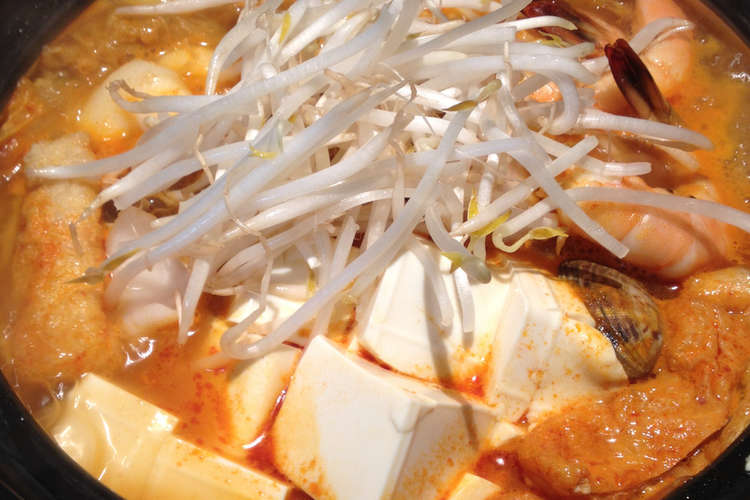 簡単 スンドゥブチゲ鍋 辛くて美味しい レシピ 作り方 By みっきい クックパッド 簡単おいしいみんなのレシピが350万品