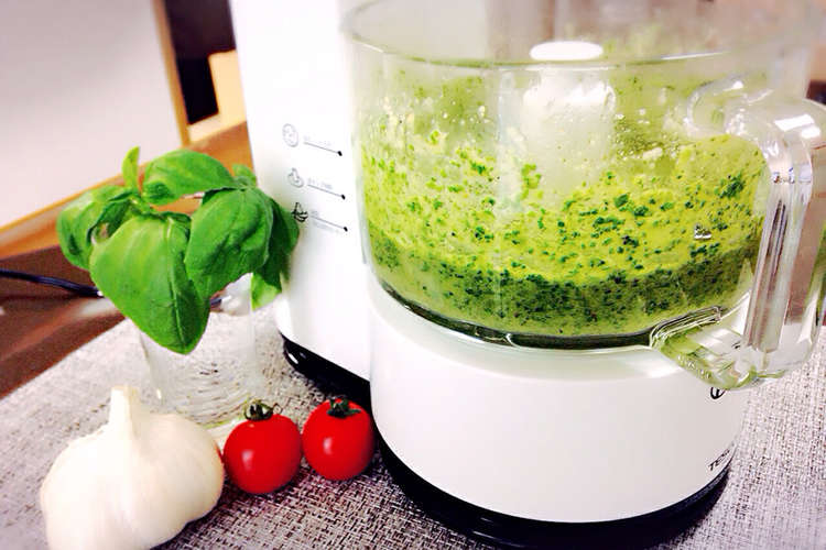 ミキサーで簡単 ジェノベーゼソース レシピ 作り方 By Ryuryutkm クックパッド 簡単おいしいみんなのレシピが357万品