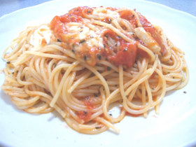 トマトとモッツァレラのパスタ♪