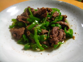 たーぷりピーマンの牛肉あえ