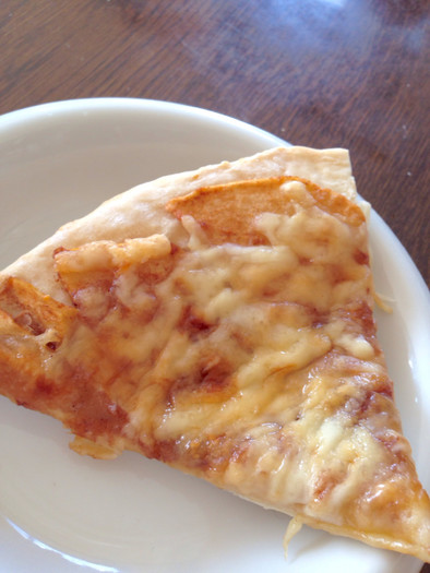 カリカリ生地の簡単りんごのデザートピザの写真