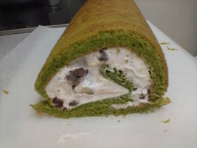 抹茶のロールケーキ