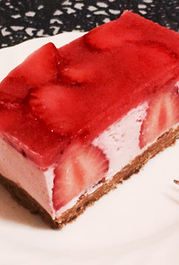 糖質制限◆苺いっぱいレアチーズケーキ