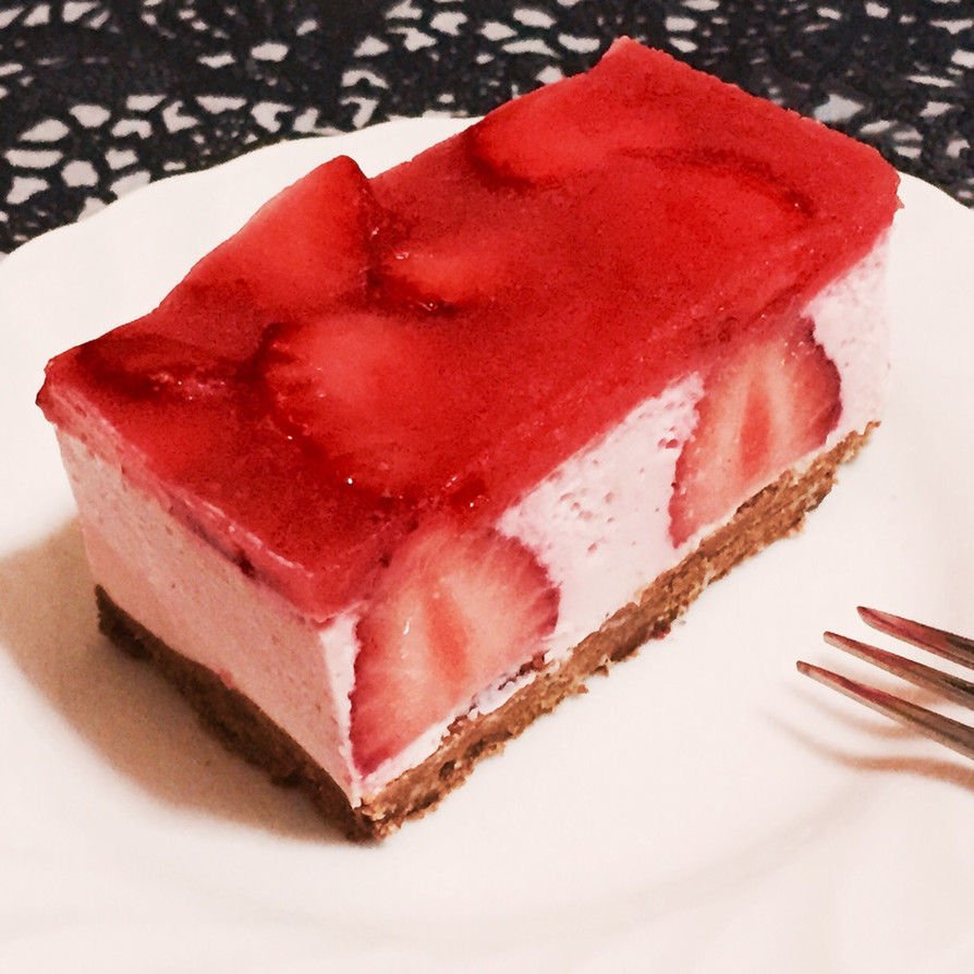 糖質制限◆苺いっぱいレアチーズケーキの画像
