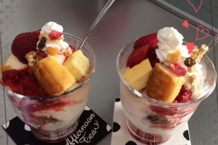 グラスdeストロベリーチーズケーキパフェ レシピ 作り方 By ももたくママ クックパッド 簡単おいしいみんなのレシピが350万品