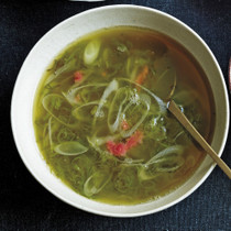 めかぶと長ねぎの梅風味スープ