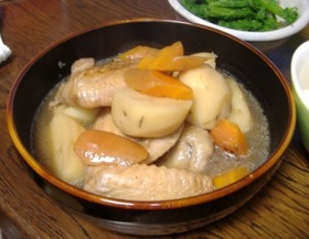 鶏手羽じゃがいも煮