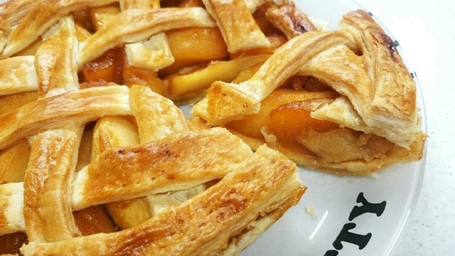 ちょっとリッチに ホールのアップルパイ レシピ 作り方 By Meg1801 クックパッド 簡単おいしいみんなのレシピが352万品