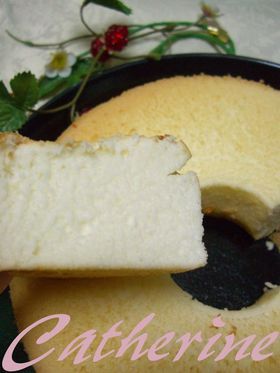 卵白だけで 真っ白なシフォンケーキ