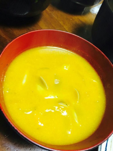 しめじと玉葱のカボチャスープの写真