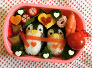 キャラ弁☆仲良しペンギン♡バレンタイン♡の写真