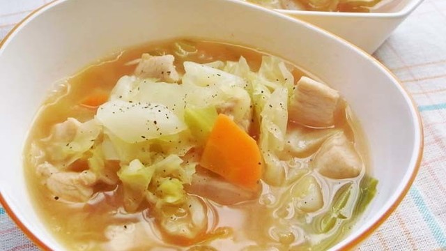 ダイエットに キャベツと鶏胸肉のスープ レシピ 作り方 By Moj クックパッド