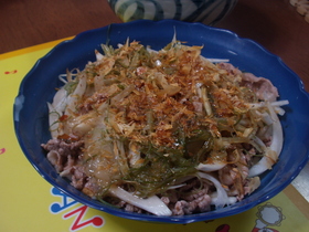 新玉ねぎと牛しゃぶしゃぶのサラダ