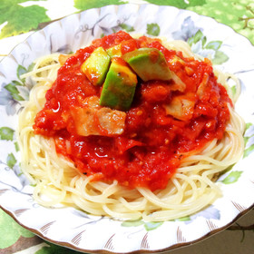 簡単!本格的!トマトとアボカドのパスタ