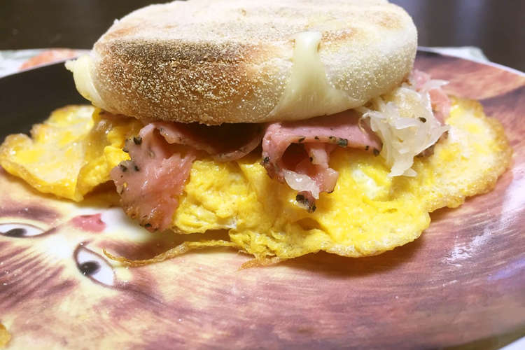 パストラミビーフ 卵のマフィンサンド レシピ 作り方 By 良い天気 クックパッド 簡単おいしいみんなのレシピが376万品