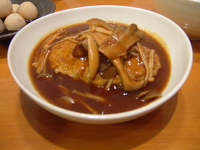 キノコの煮込みハンバーグ