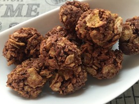 ♡子供と一緒に作るフレークチョコボール♡