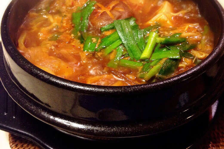 あんにゃのうま辛い鍋 土鍋ご飯 レシピ 作り方 By 石田安奈 クックパッド 簡単おいしいみんなのレシピが349万品