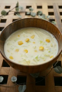 m白菜とトウモロコシの白味噌スープ