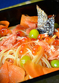 鮭と人参と銀杏のスパゲティ・タラコソース