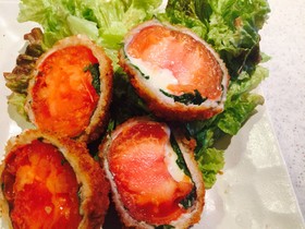 まるごとトマトのコロッケ