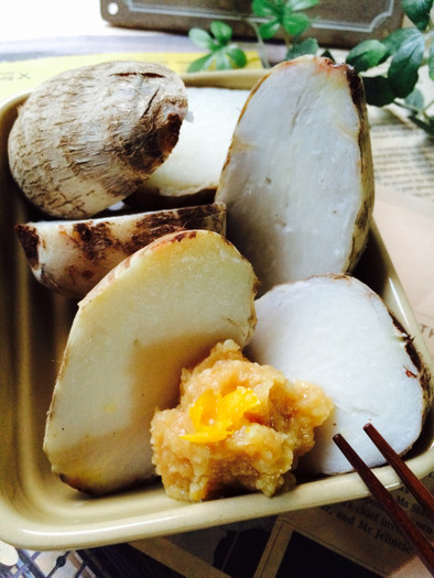 簡単！茹でた里芋をゆず味噌で食べましょ♡の写真