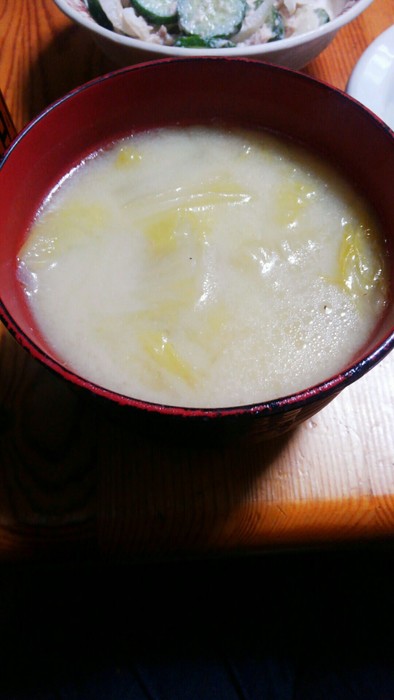 上品な甘さで⭐白菜味噌汁の写真