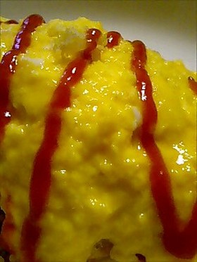 鶏ひき肉と新玉ねぎのオムライス