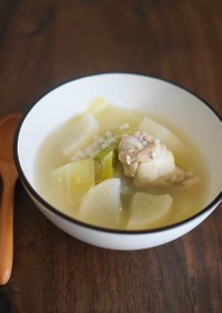 塩麹鶏と大根、白菜の滋養スープ