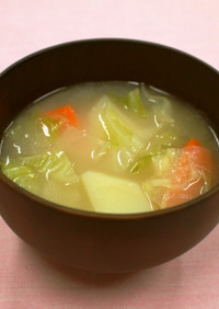 炒めキャベツのバター味噌スープ