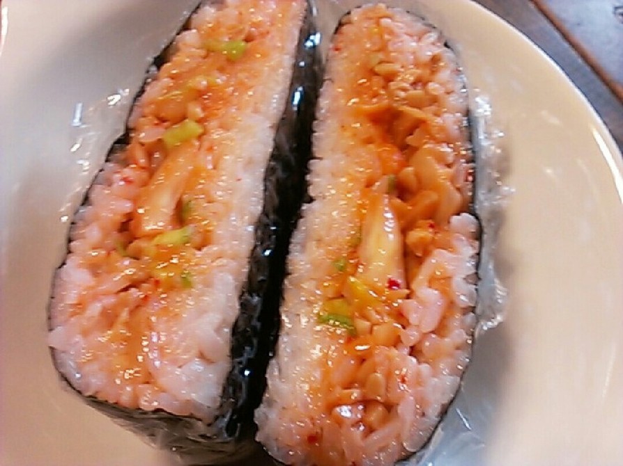 マヨキムチ納豆おにぎら寿司の画像