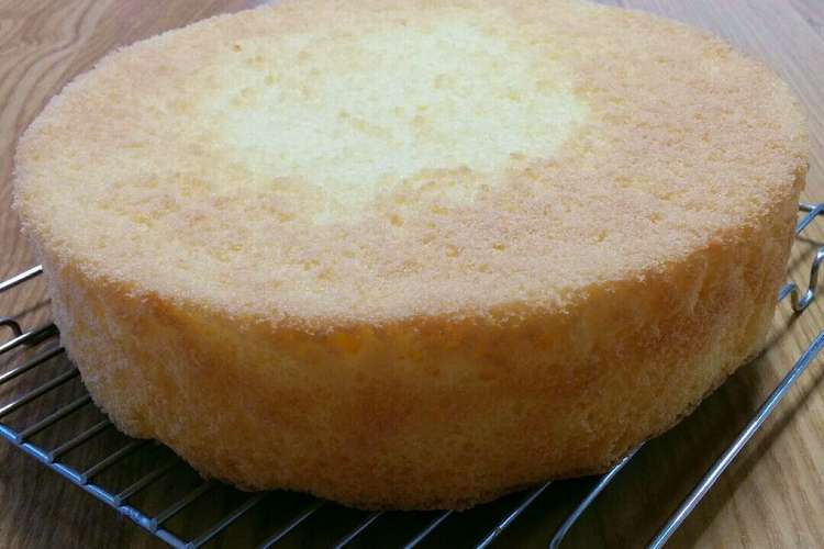 材料3つ 簡単 スポンジケーキ レシピ 作り方 By Tibisuke71 クックパッド 簡単おいしいみんなのレシピが371万品