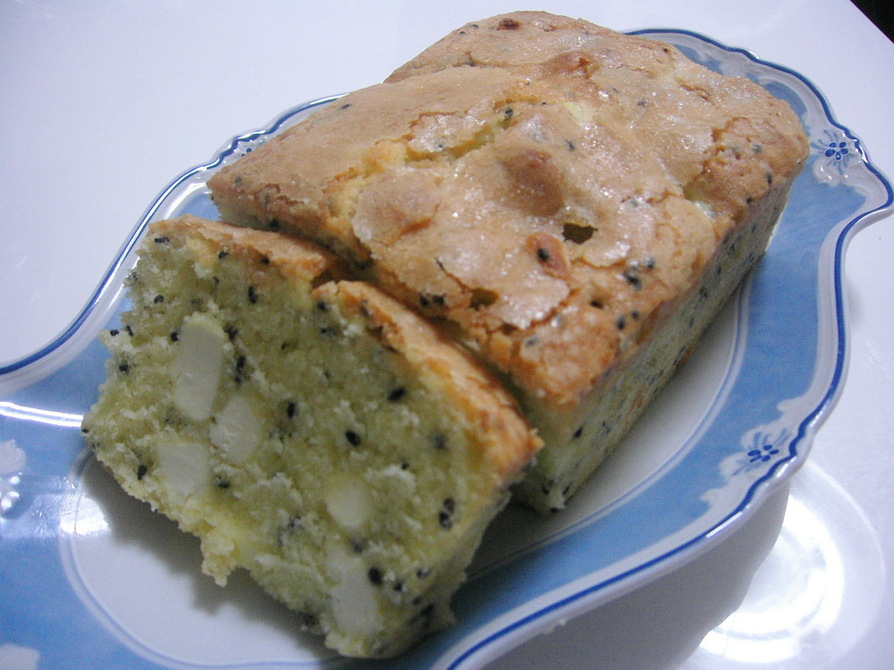 黒ゴマ＆クリームチーズ☆パウンドケーキの画像
