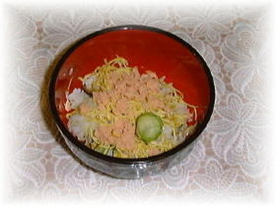 サケちらし寿司の写真