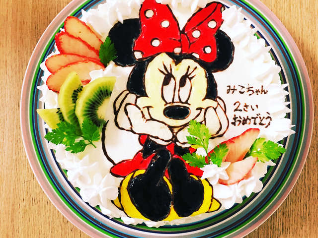 トップレート ミニー ちゃん ケーキ 食べ物の写真