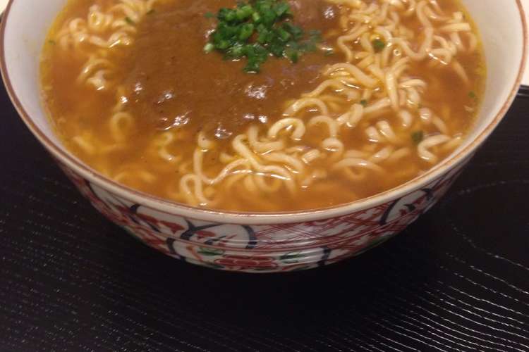 インスタントラーメンでカレーラーメン レシピ 作り方 By Kuromi1021 クックパッド 簡単おいしいみんなのレシピが361万品