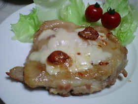 チキンの味噌焼きonチーズ