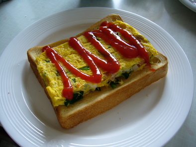 朝食に！簡単、美味しい！にら玉トーストの写真