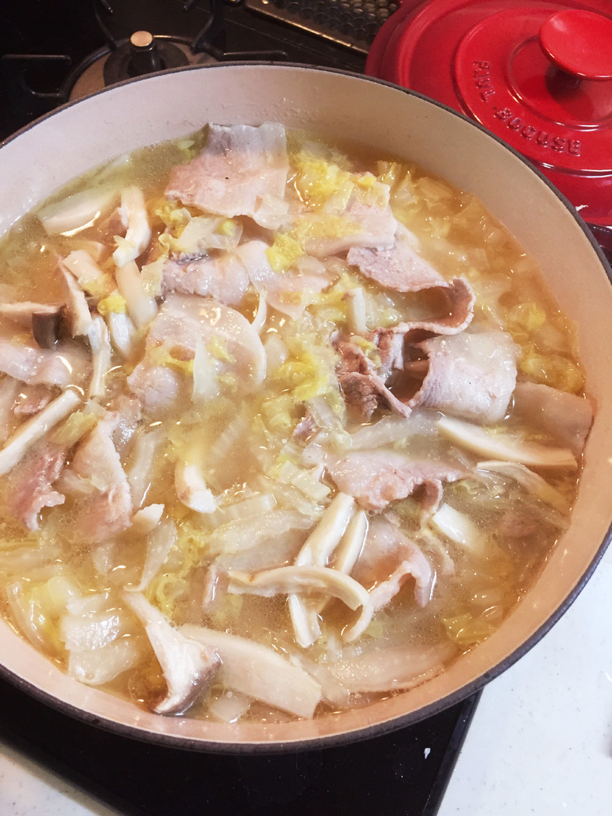 寒い日に♡白菜と豚バラの味噌バター鍋の画像