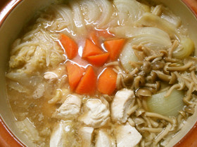 簡単!白菜と鶏むねの野菜たっぷり中華お鍋