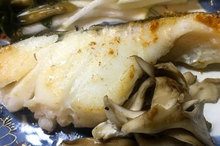 塩タラのムニエル 舞茸そえ 材料二つ レシピ 作り方 By ゆうこラボ クックパッド 簡単おいしいみんなのレシピが352万品