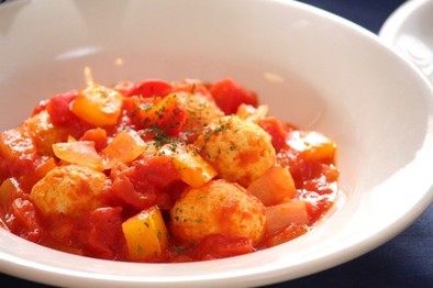 チキンミートボールのトマト煮込みの写真
