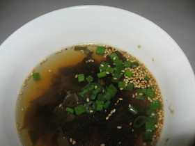 韓国料理に合う、わかめスープ