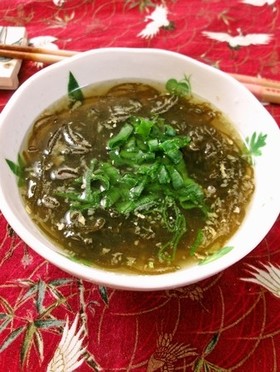 生姜入りあったかもずくスープ