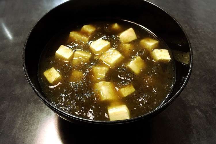 簡単 とろろ昆布のお吸い物 レシピ 作り方 By みみちょす クックパッド 簡単おいしいみんなのレシピが378万品