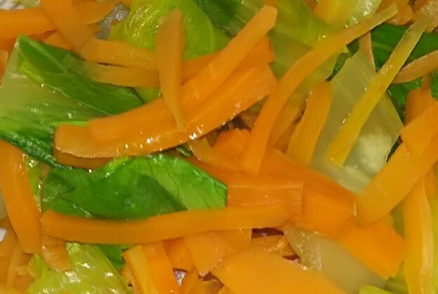 レンジでチン 青梗菜と人参の蒸し野菜の画像
