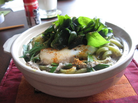 具沢山に煮込み茶うどん