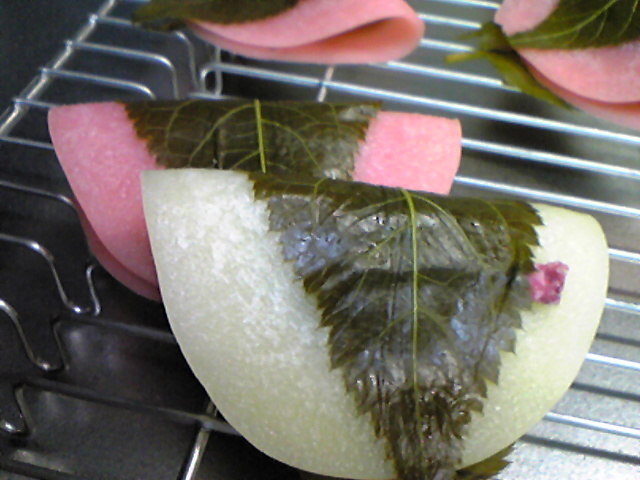 手軽に和菓子♪関東風の桜餅の画像