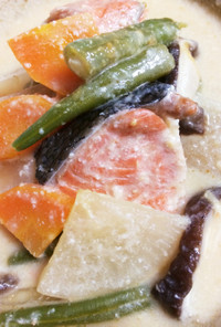 鮭と野菜の酒粕汁(三平汁風)鍋