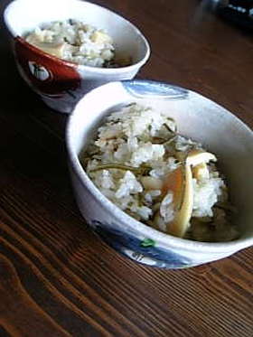 塩こんぶが炊く、たけのこの炊き込みご飯♡